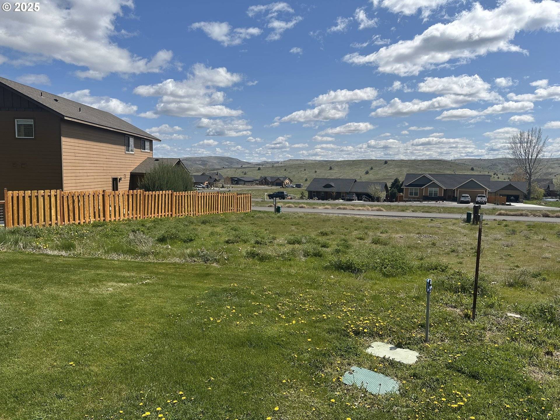 Maupin, OR 97037,419 LITTLE LAKE RD