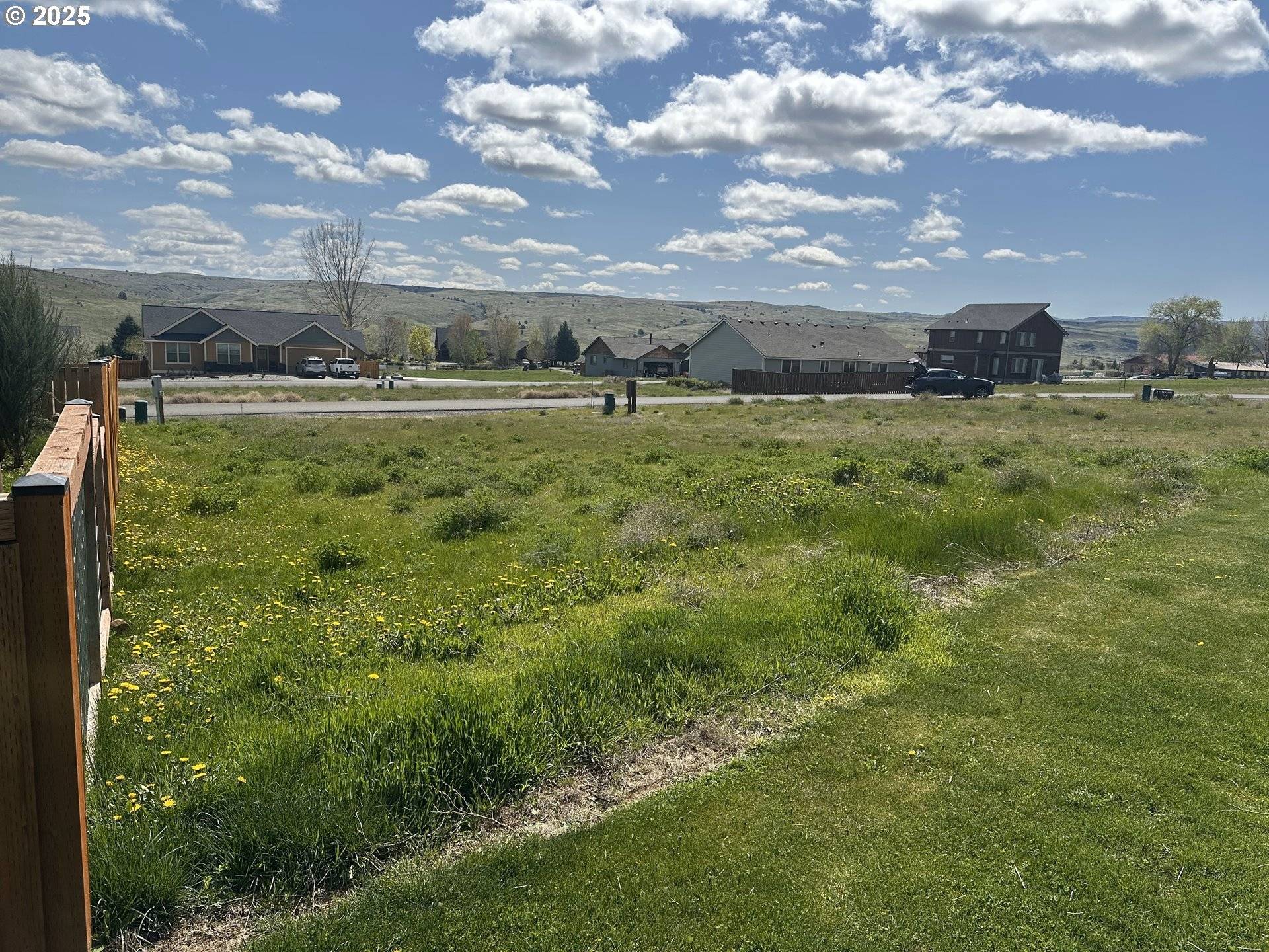 Maupin, OR 97037,419 LITTLE LAKE RD