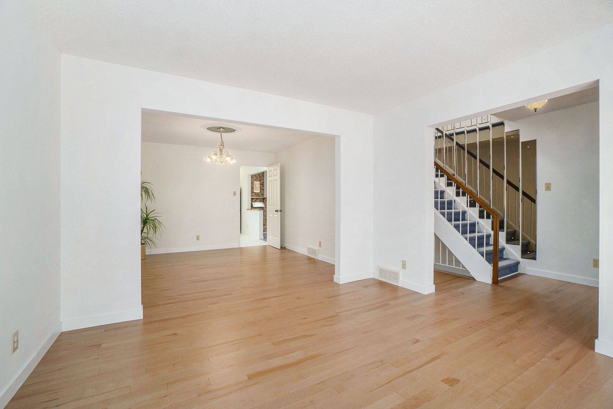 Tanglewood - Grenfell Glen - Pineglen, ON K2G 4L8,82 Nestow DR