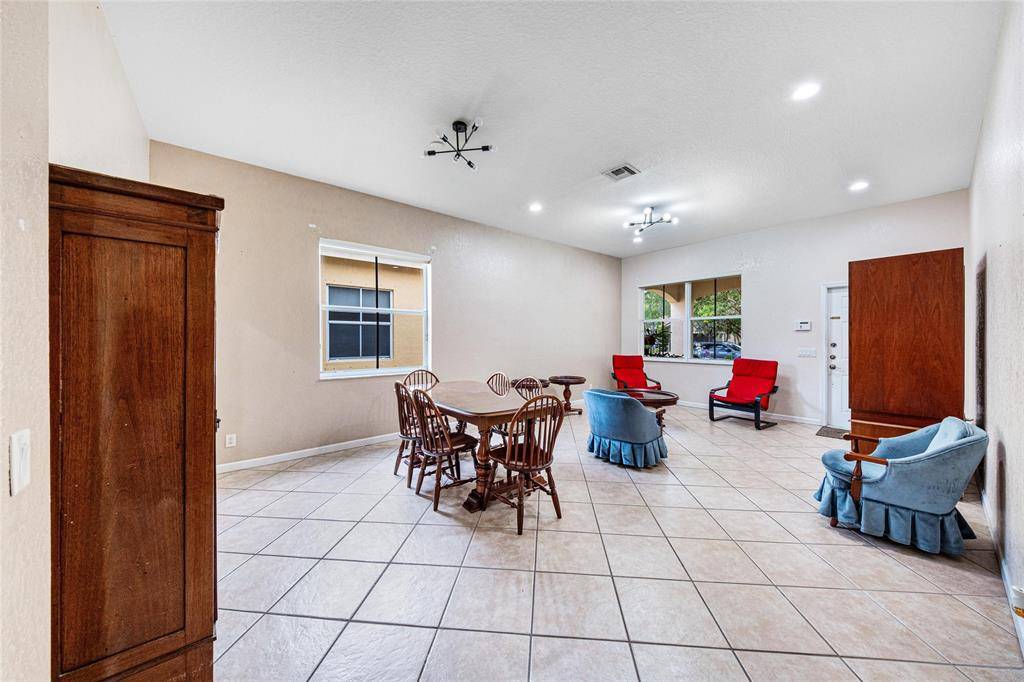 Weston, FL 33327,887 Nandina Dr