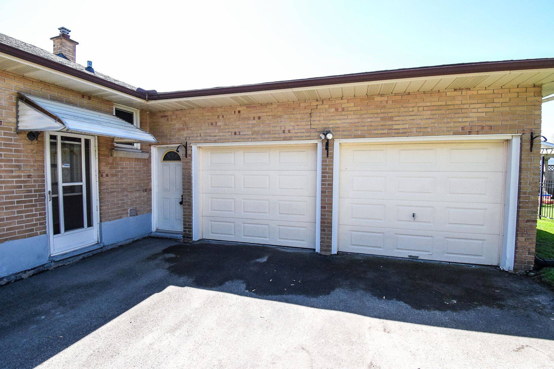 Welland, ON L3C 5K3,115 Larraine ST