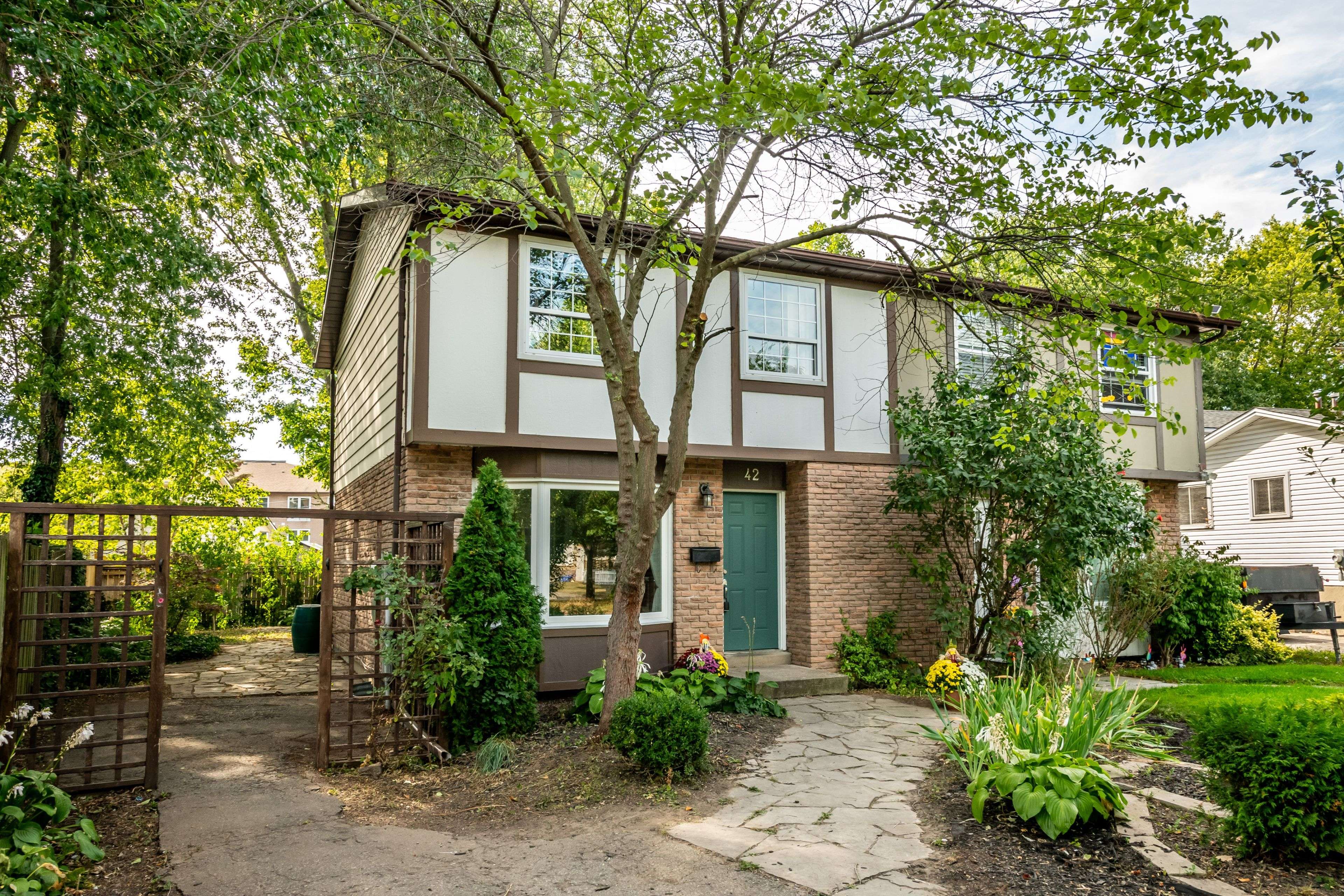 St. Catharines, ON L2N 5X7,42 Oakmeadow PL