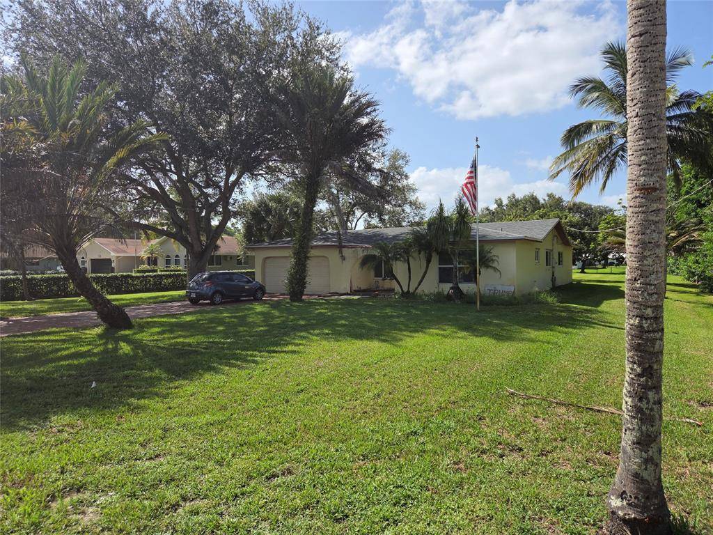 Davie, FL 33325,14631 SW 21st St