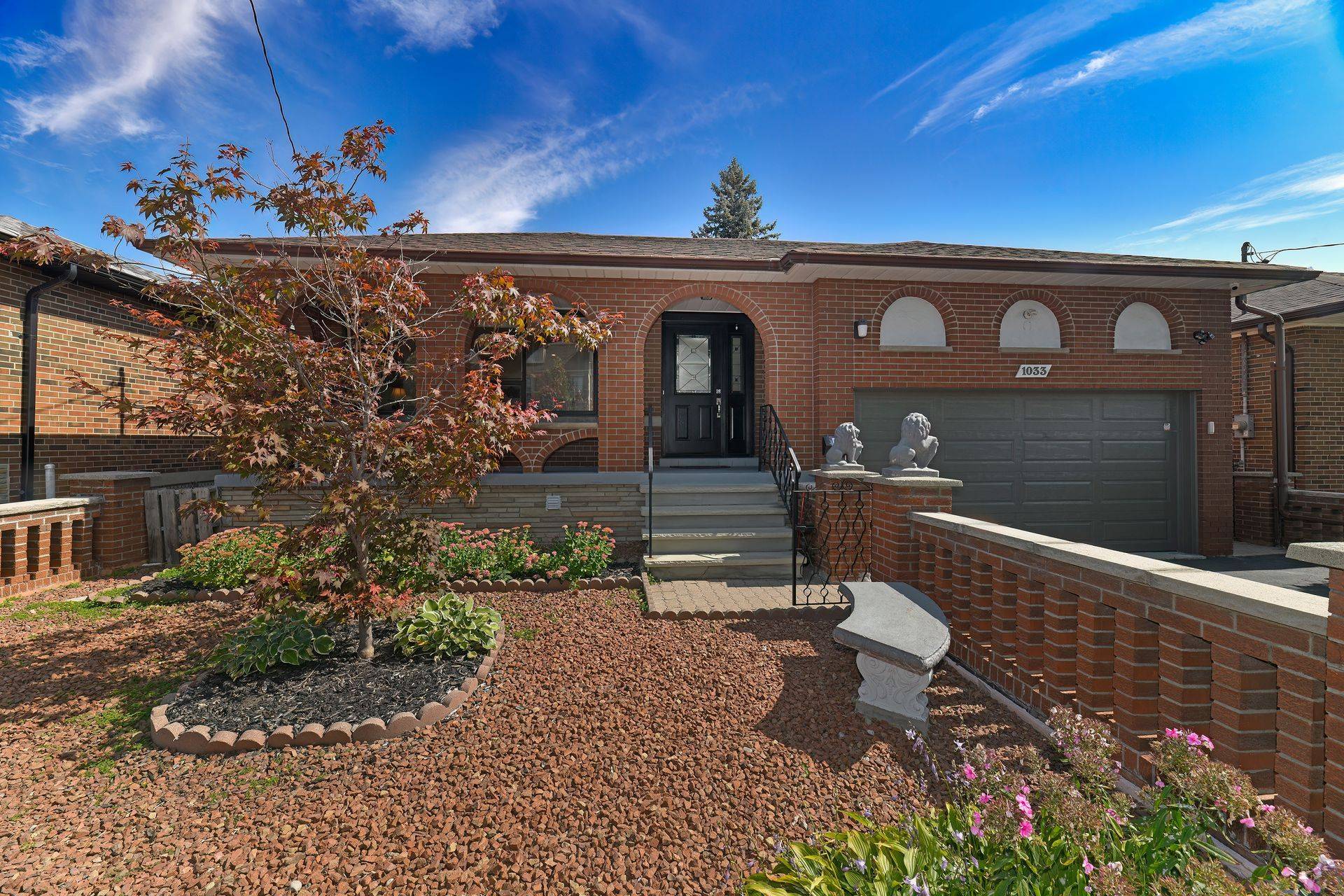 Toronto W07, ON M8Z 4R3,1033 Islington AVE