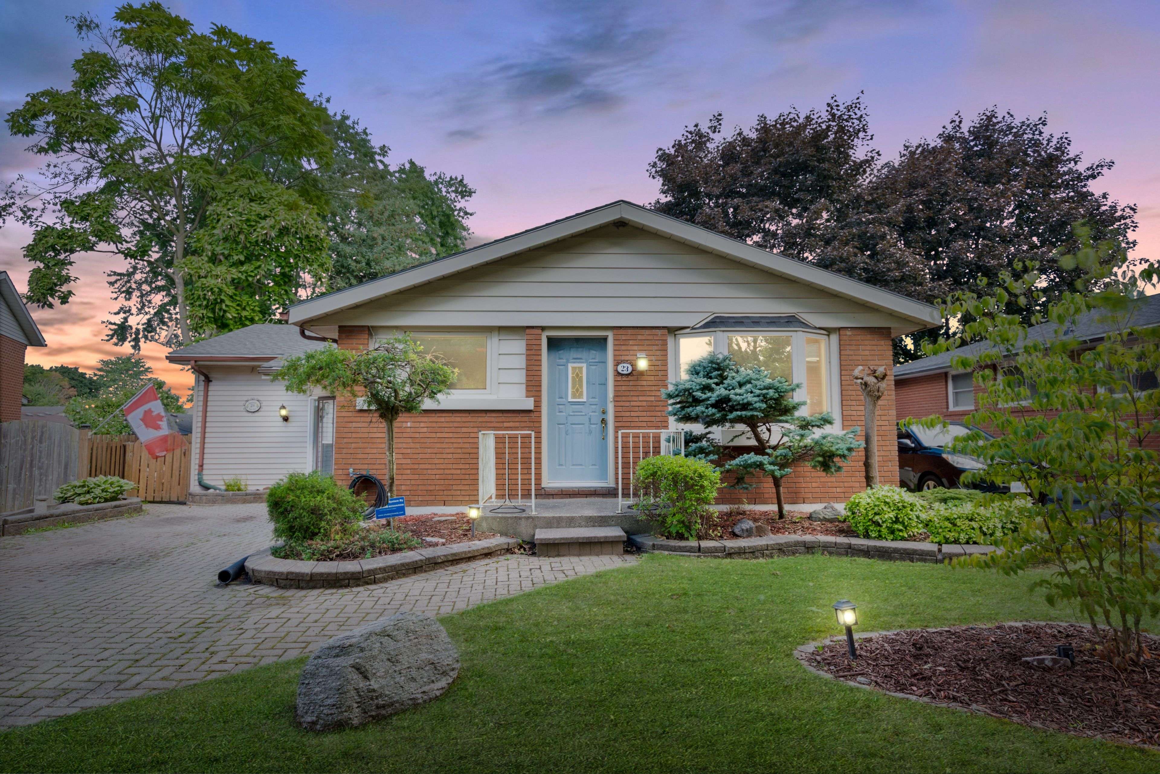 London East, ON N5V 1J4,23 Toulon CRES