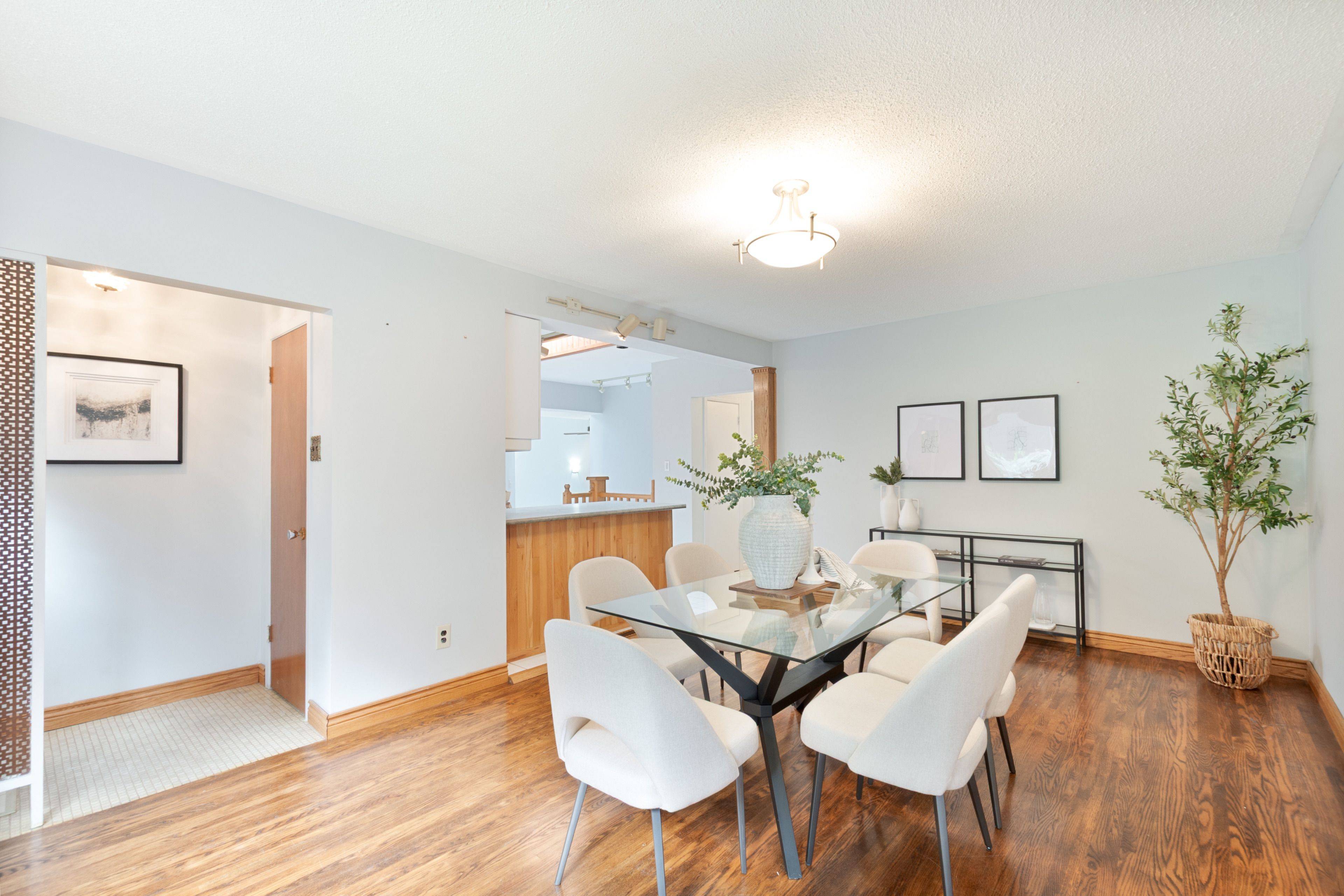 London East, ON N5V 1J4,23 Toulon CRES