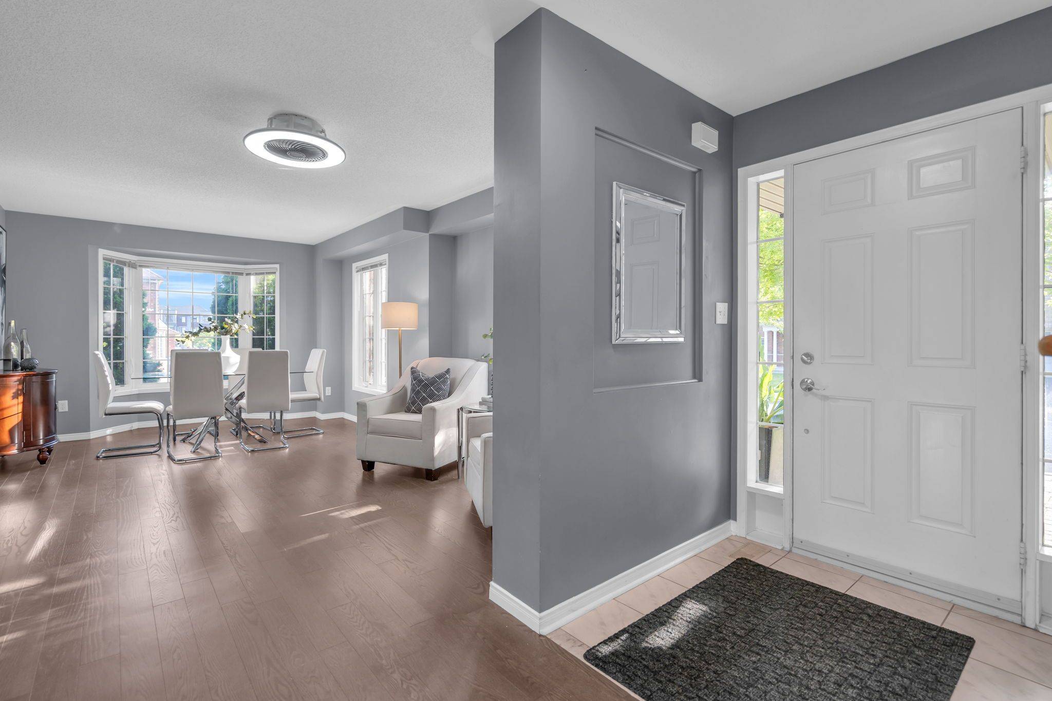 Newmarket, ON L3X 2Y9,881 Isaac Phillips WAY