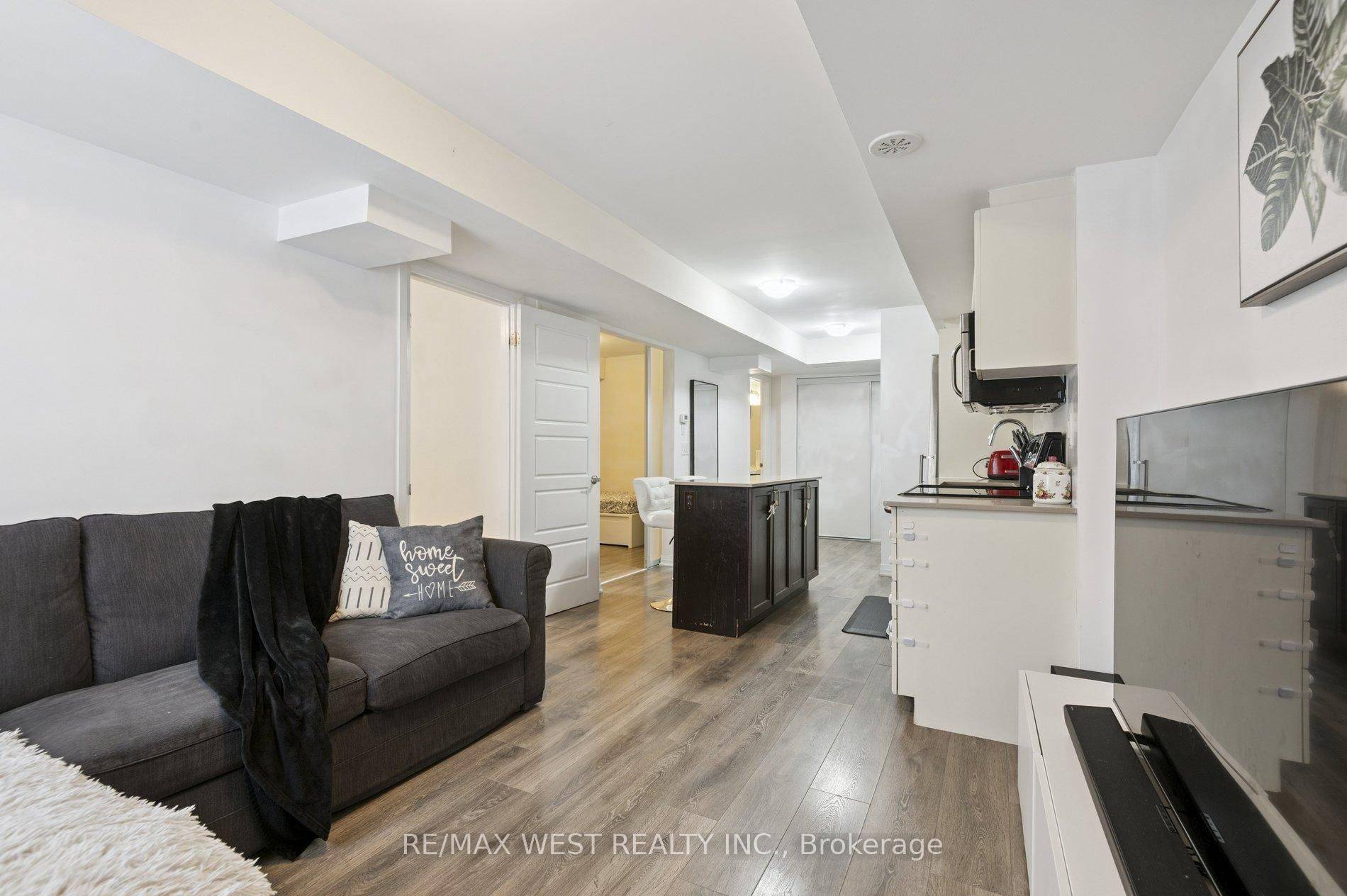 Toronto W05, ON M3K 0B7,187 William Duncan RD #10