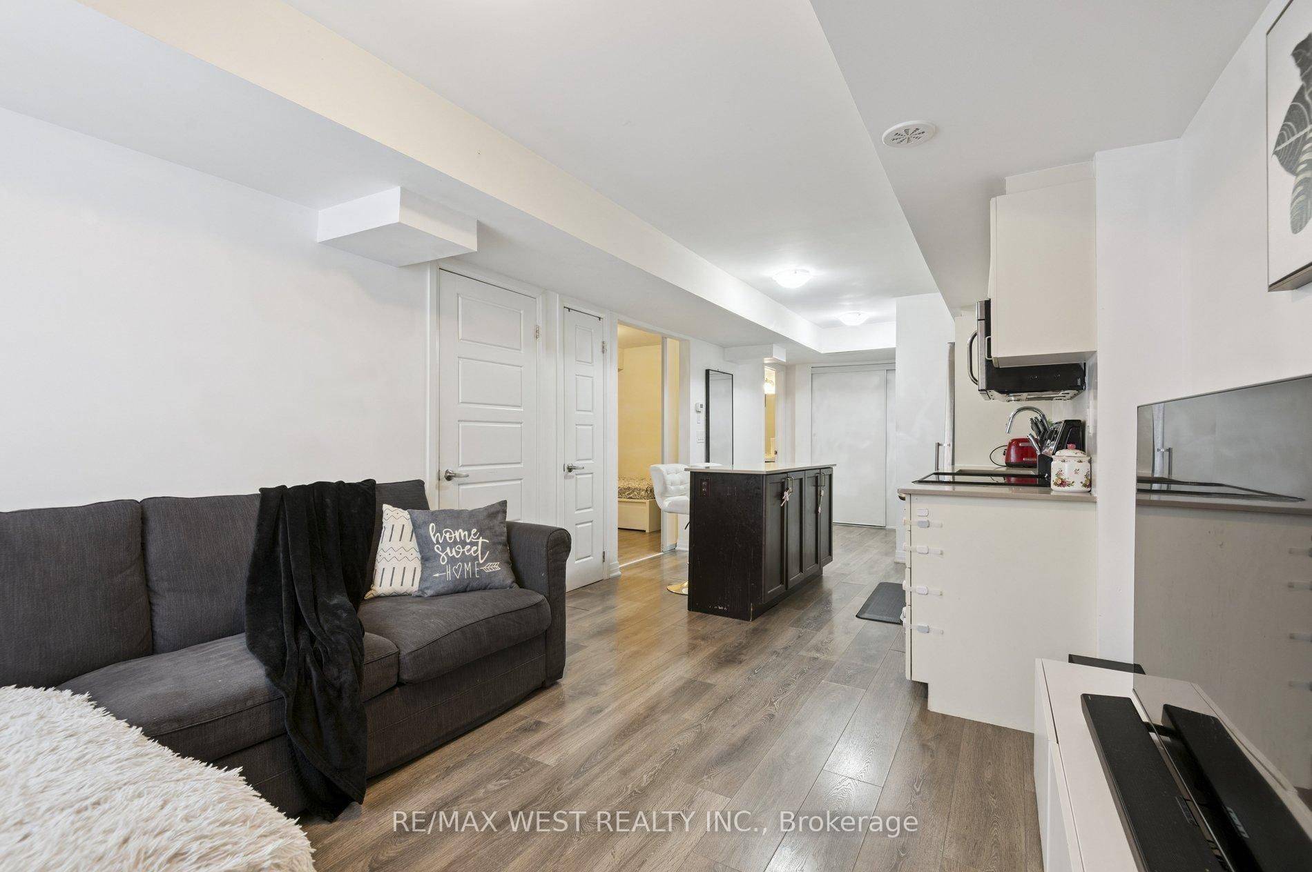 Toronto W05, ON M3K 0B7,187 William Duncan RD #10