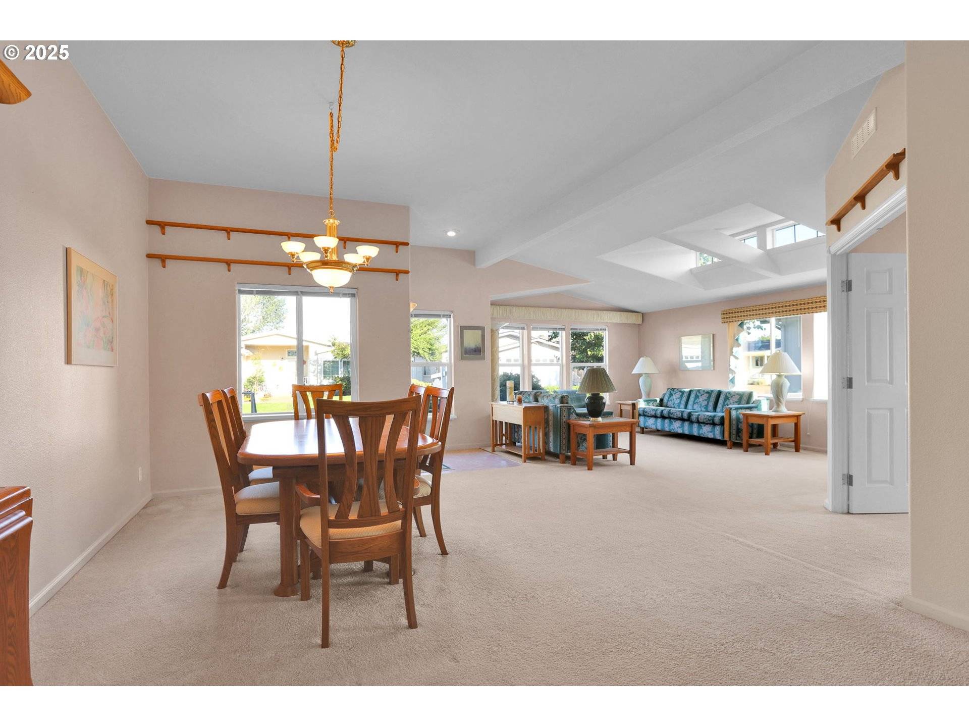 Eugene, OR 97404,2488 NORTHAMPTON