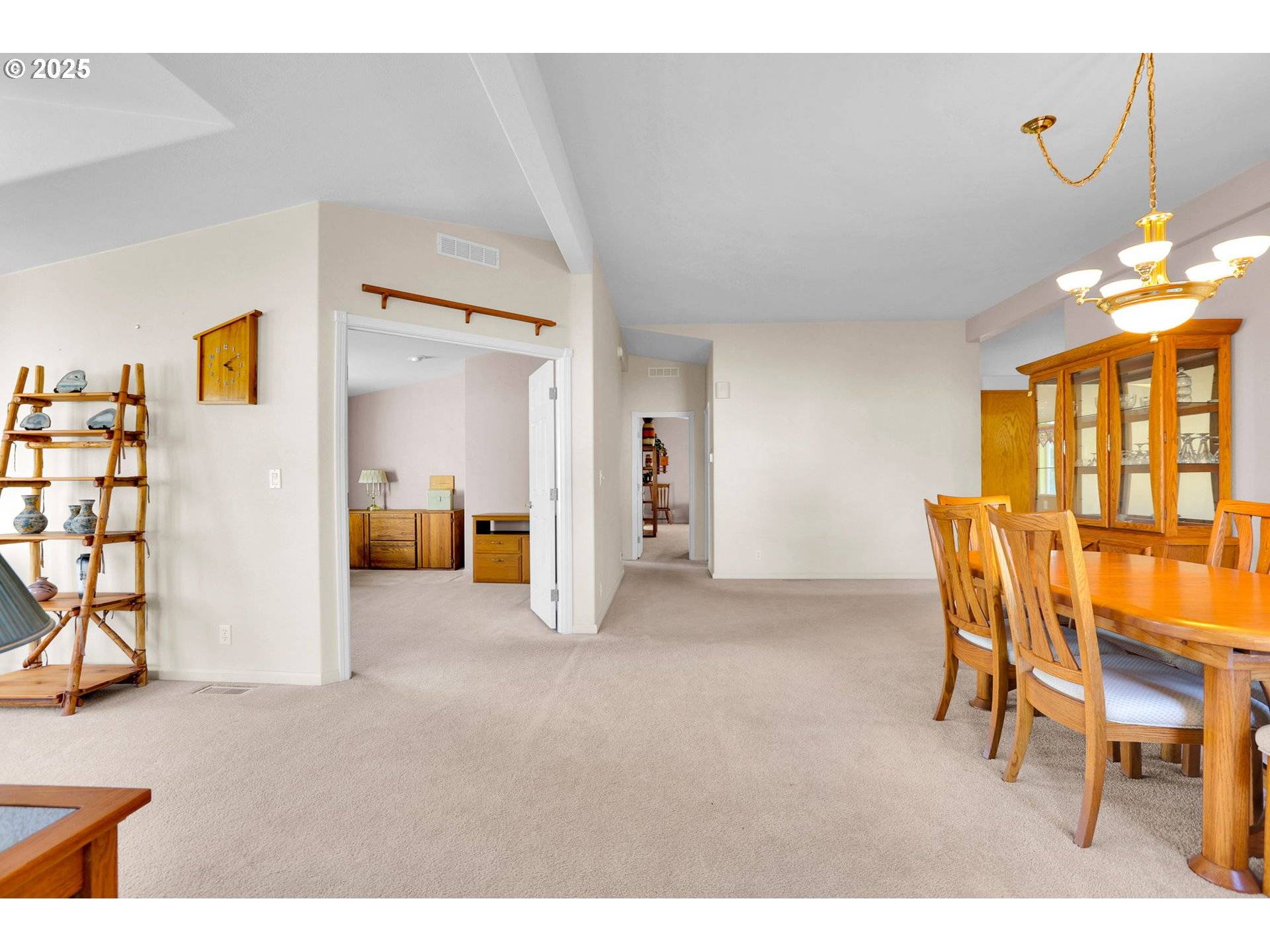 Eugene, OR 97404,2488 NORTHAMPTON