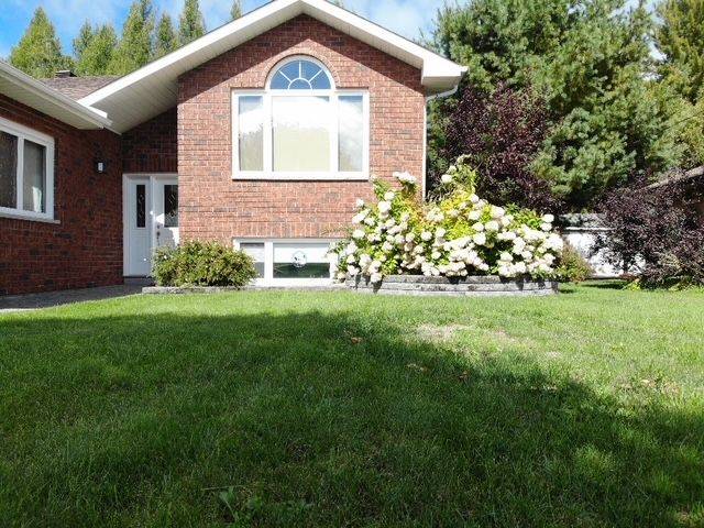 West Nipissing, ON P2B 3G8,23 Villeneuve CT