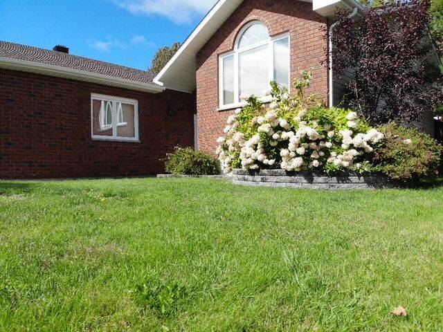 West Nipissing, ON P2B 3G8,23 Villeneuve CT