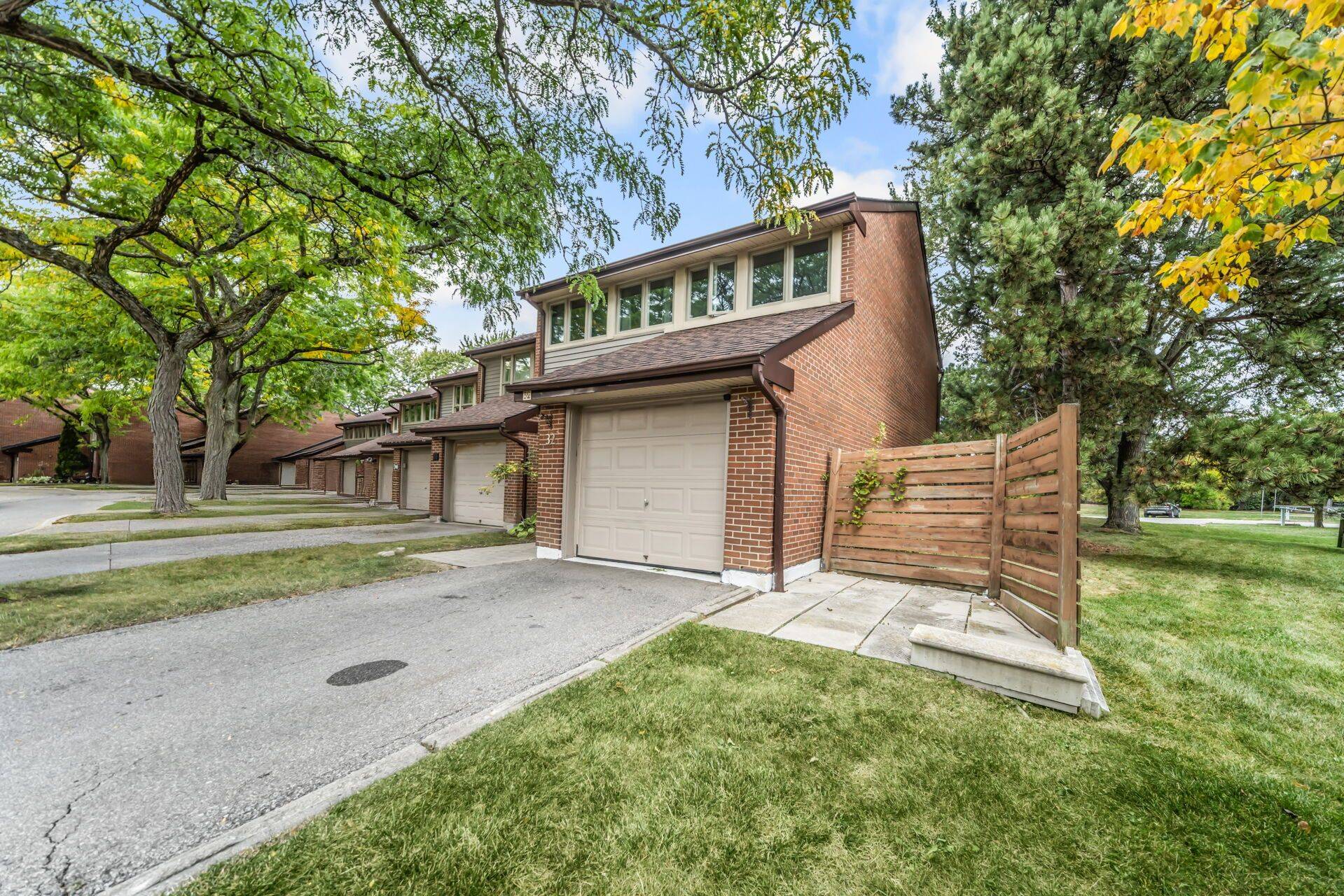 Mississauga, ON L5N 2K9,2881 Windwood DR #32