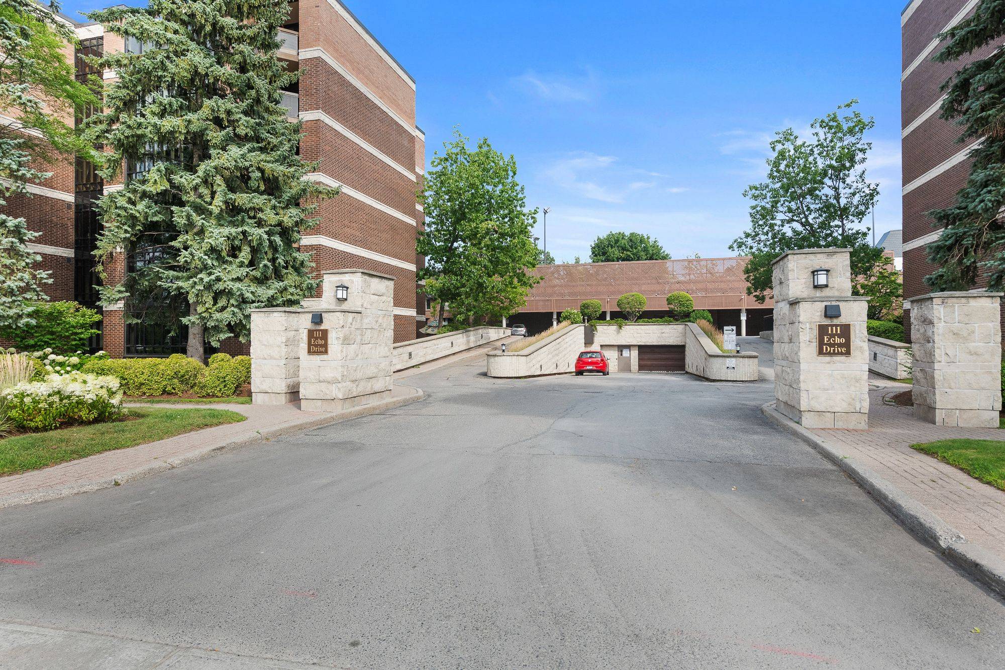 Glebe - Ottawa East And Area, ON K1S 5K8,111 ECHO DR #5