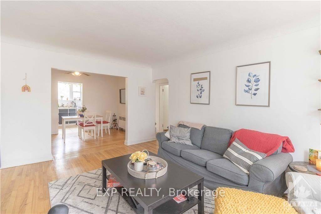 Carlington - Central Park, ON K1Z 5Y3,873 Kirkwood AVE