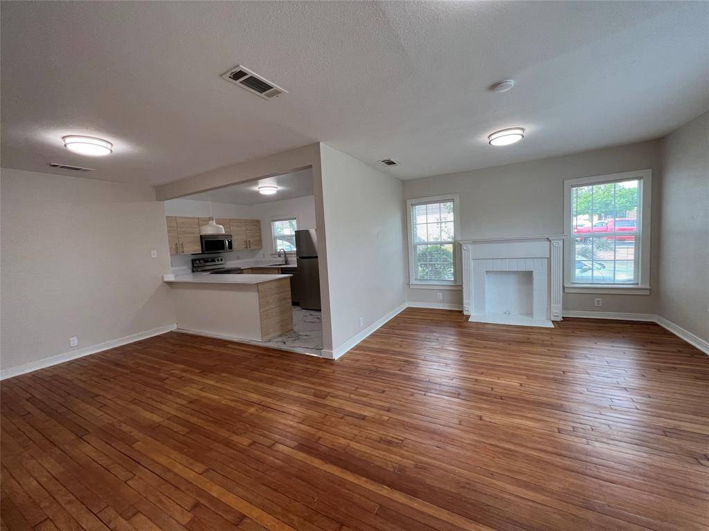 Fort Worth, TX 76107,3139 W 4th Street