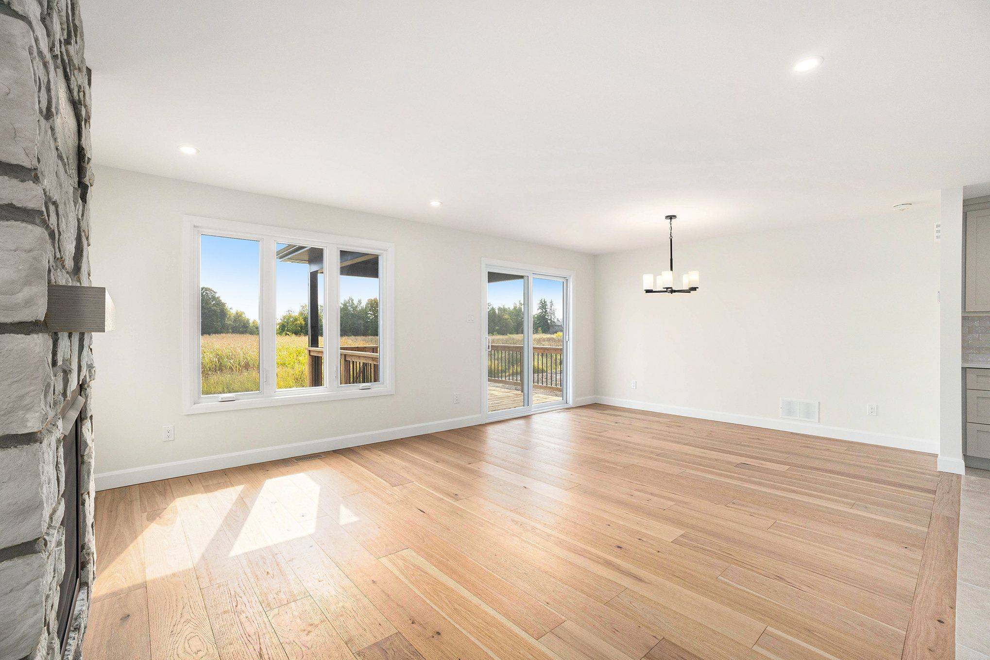 North Stormont, ON K0A 1R0,72 HELEN ST