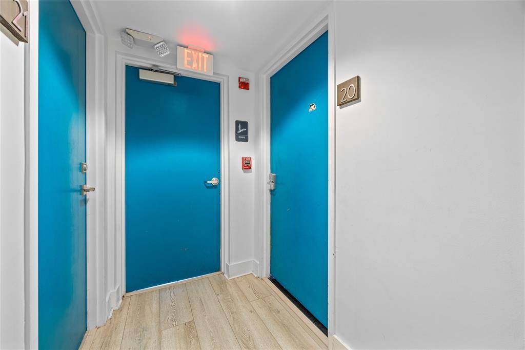 Miami Beach, FL 33141,7744 Collins Ave #20