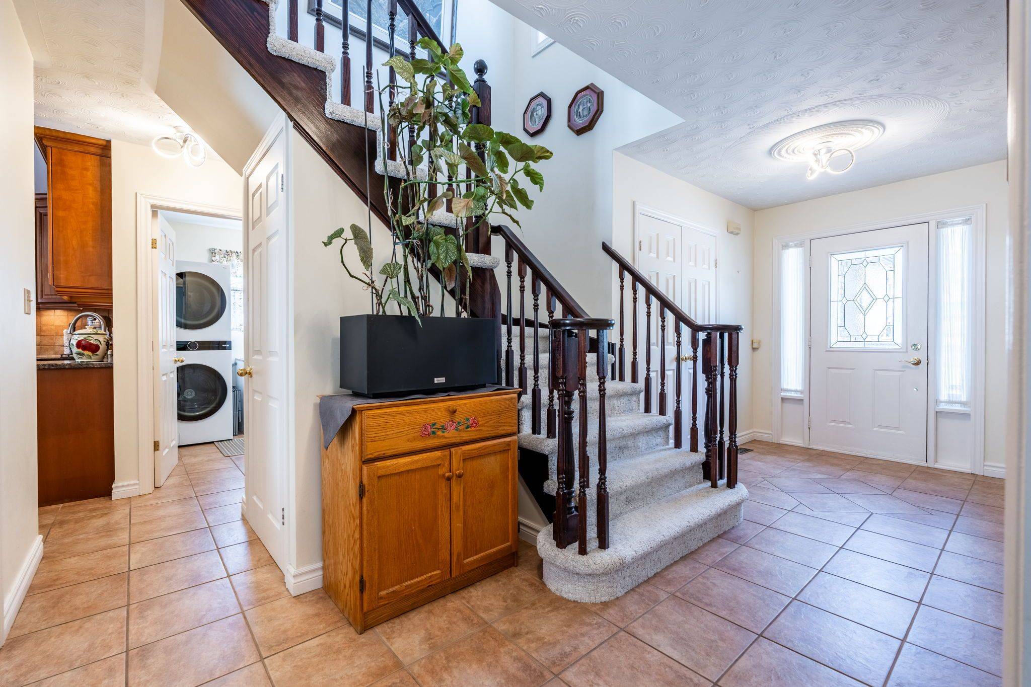 Hamilton, ON L8E 5E7,10 Shadowdale DR