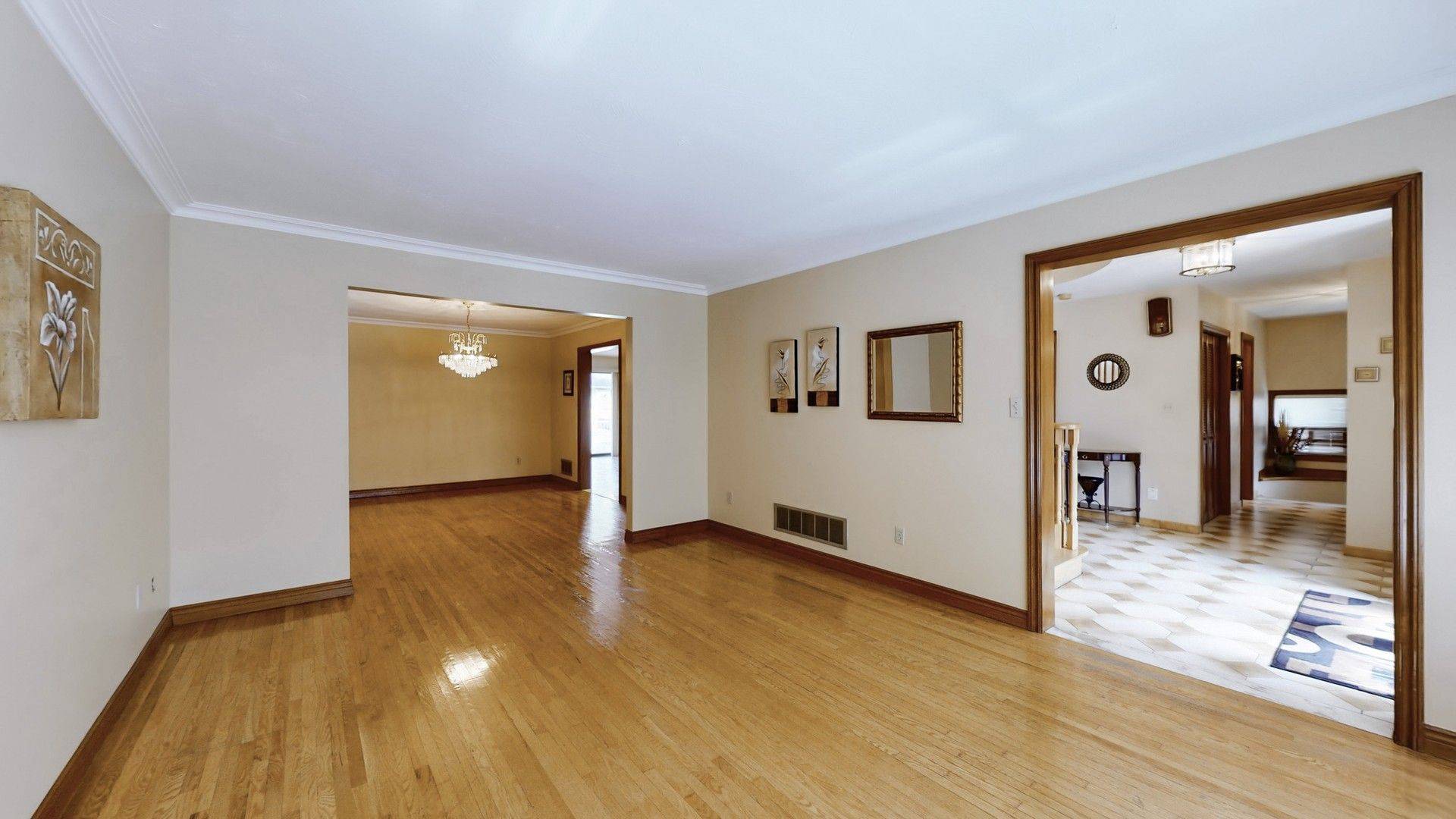 Mississauga, ON L5B 1K7,71 Fairview RD W