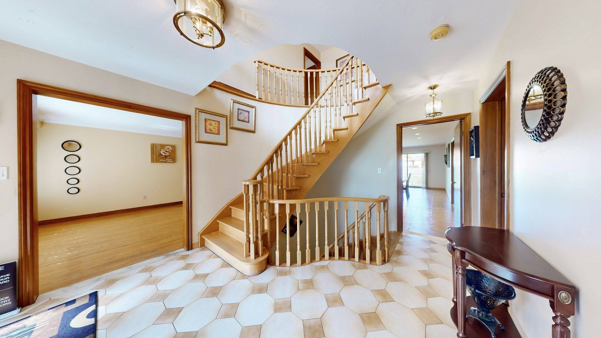 Mississauga, ON L5B 1K7,71 Fairview RD W