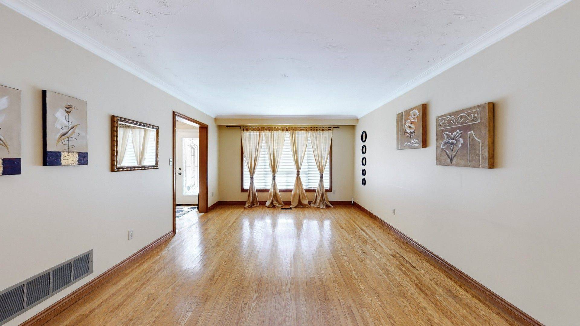 Mississauga, ON L5B 1K7,71 Fairview RD W