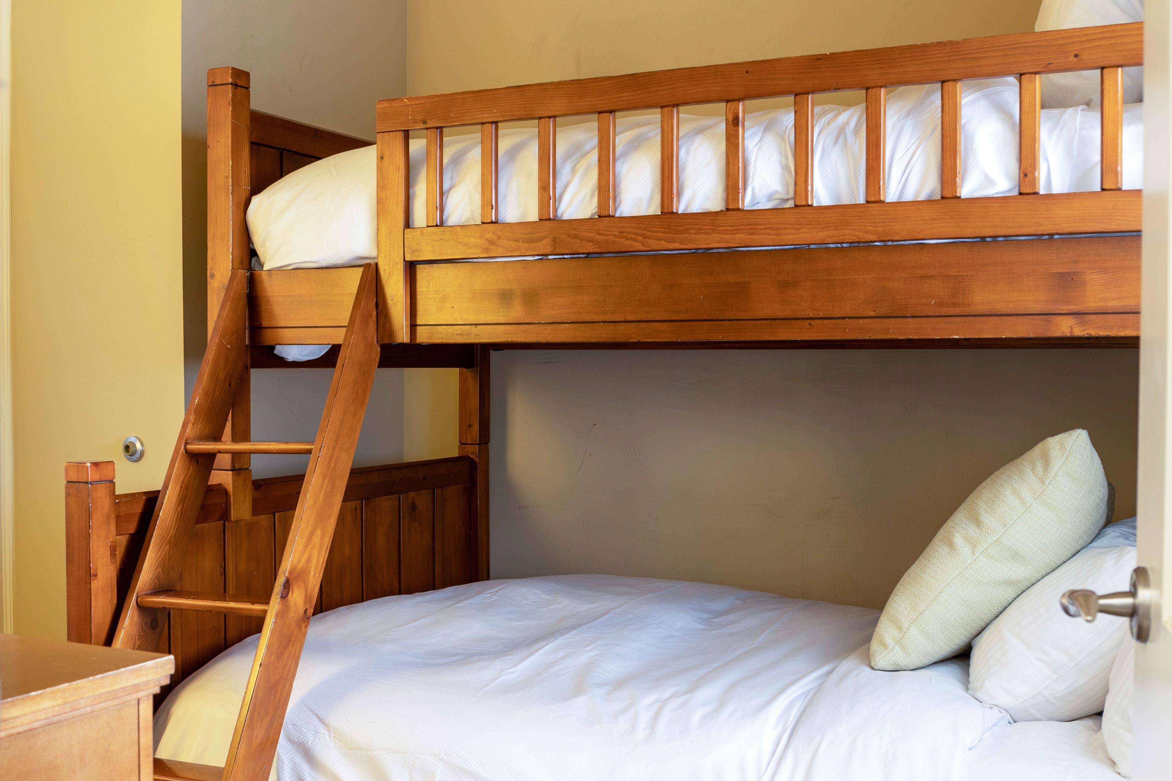 Muskoka Lakes, ON P1L 1W8,1869 Muskoka 118 RD W #A202-D1