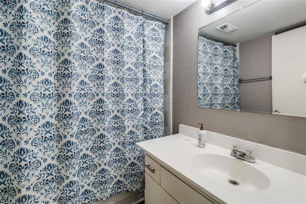 Dallas, TX 75243,11826 Leisure Drive