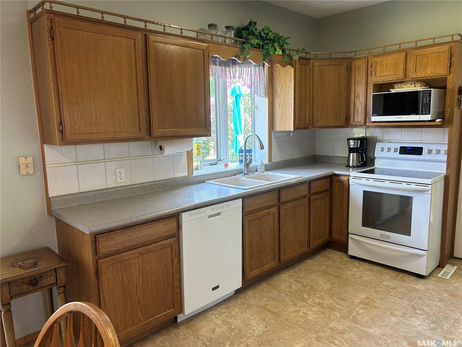 Carnduff, SK S0C 0S0,213 Third STREET E