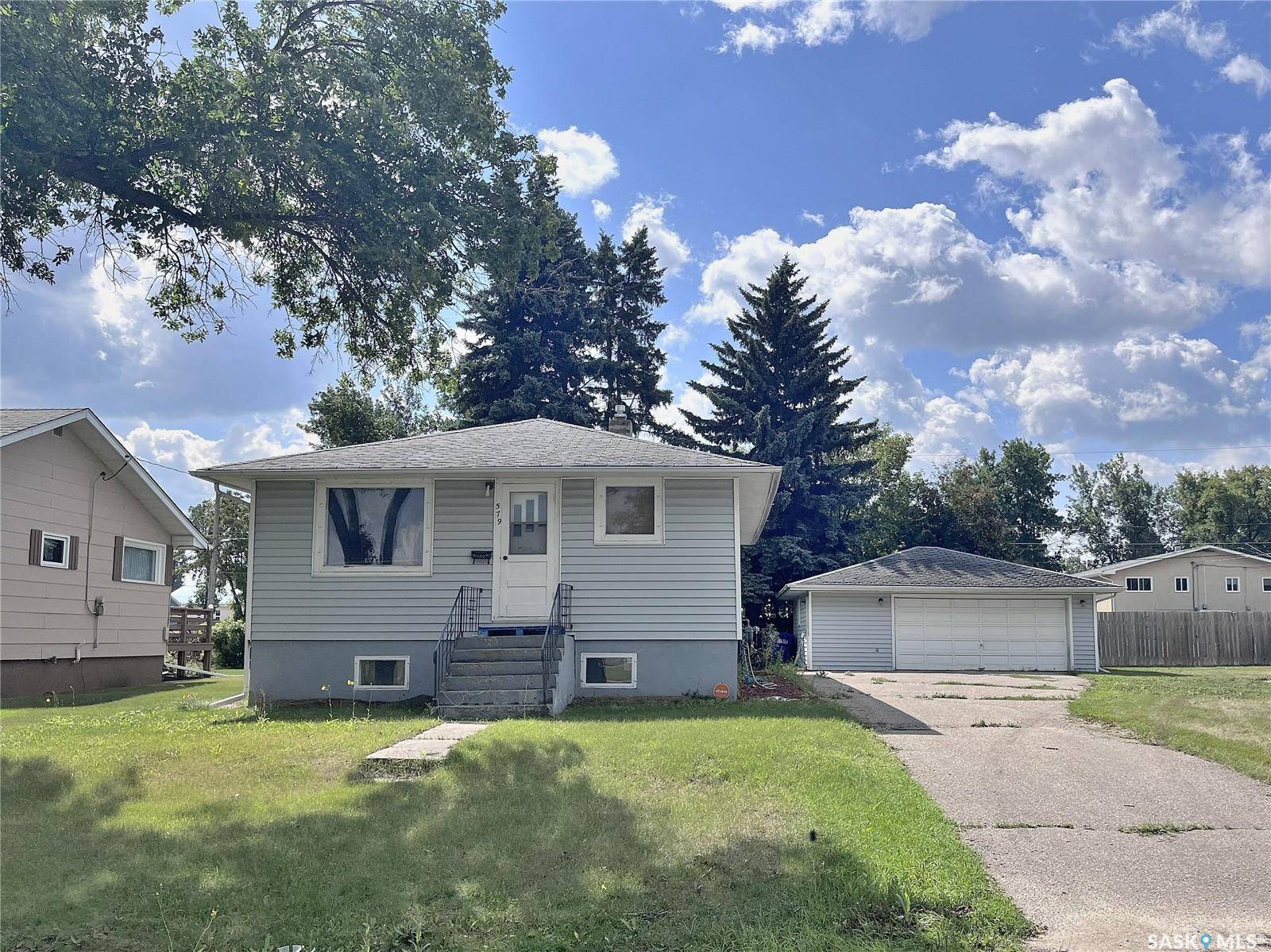 Prince Albert, SK S6V 1T4,579 25th STREET E