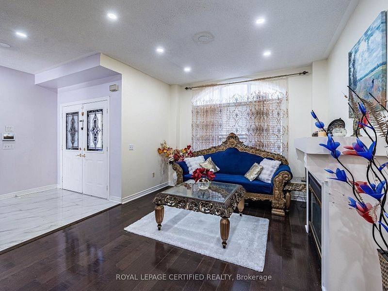 Brampton, ON L6P 1C4,5 Treeline BLVD