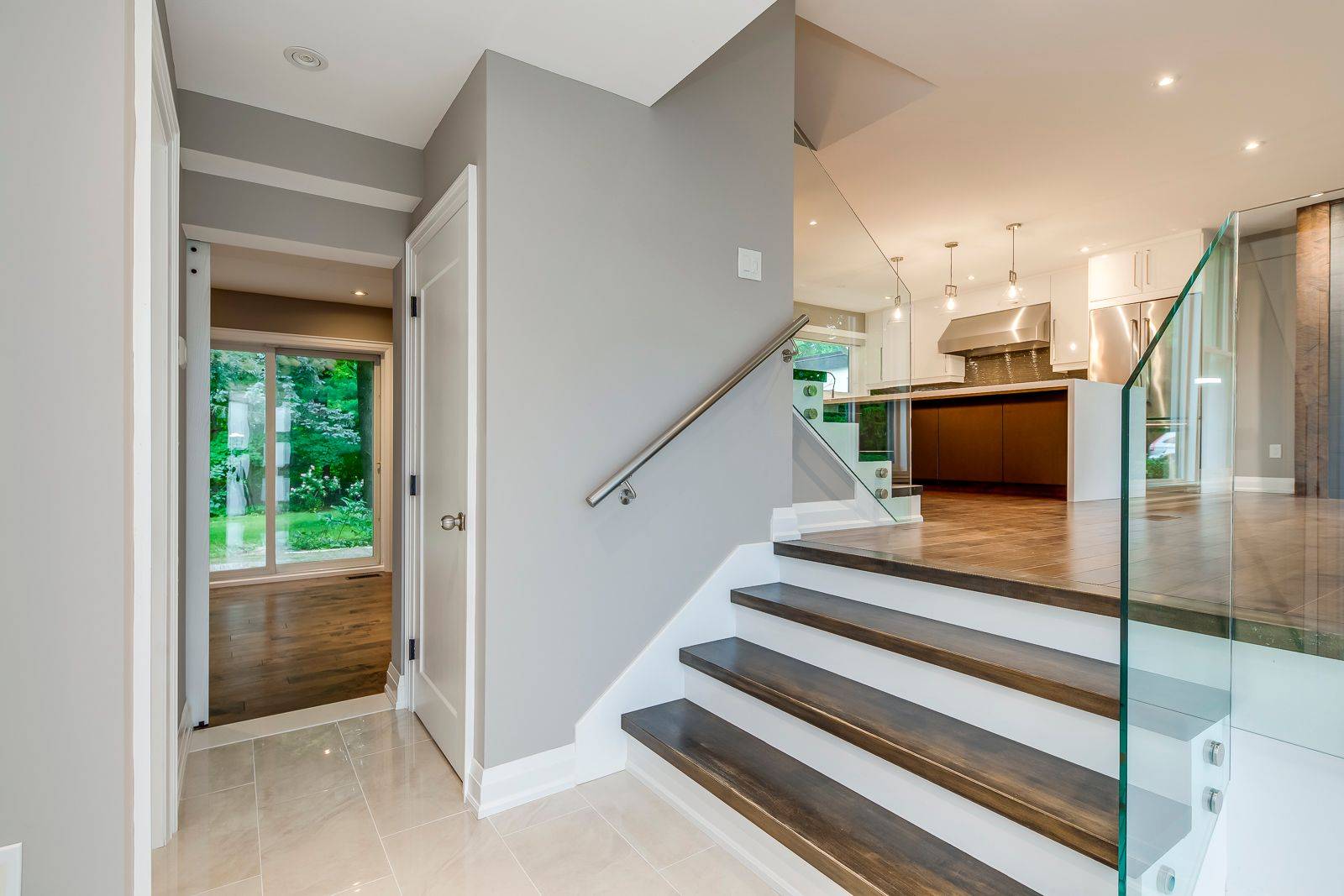 Oakville, ON L6H 2G3,1376 Forest Glade RD