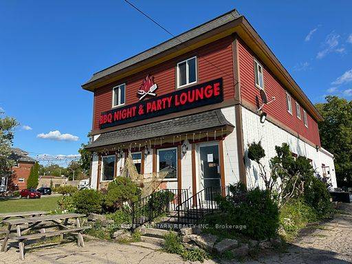 Niagara Falls, ON L2G 6B2,3786 Main ST