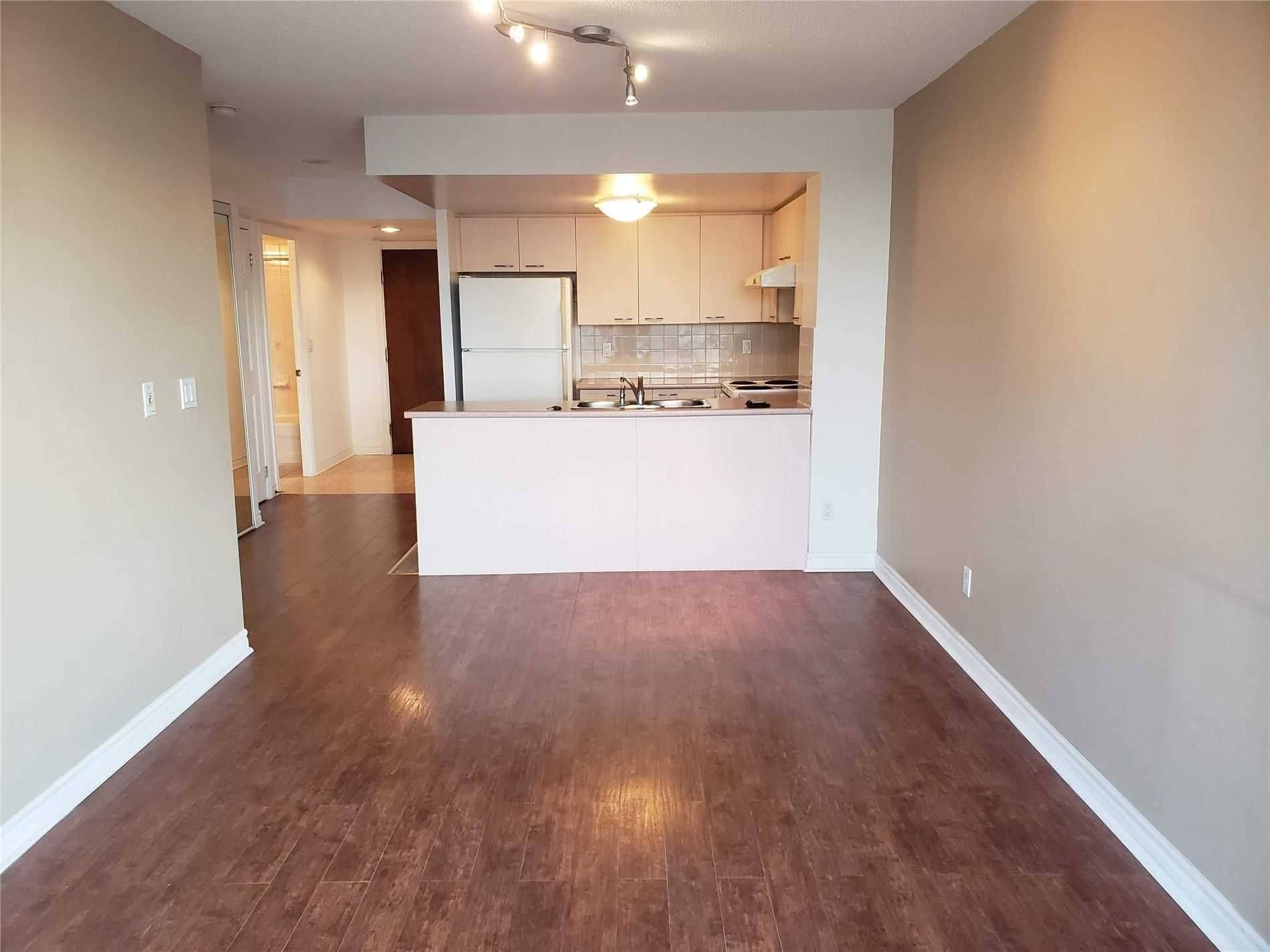 Markham, ON L3T 7W5,130 Pond DR #301