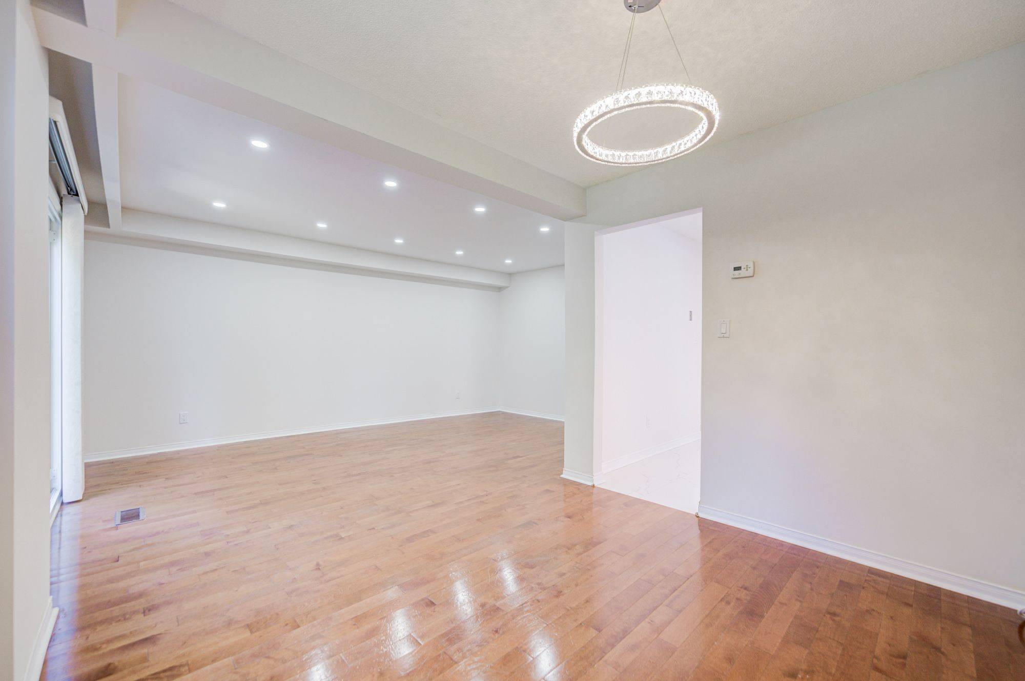 Mississauga, ON L5M 2N3,319 Hillside DR