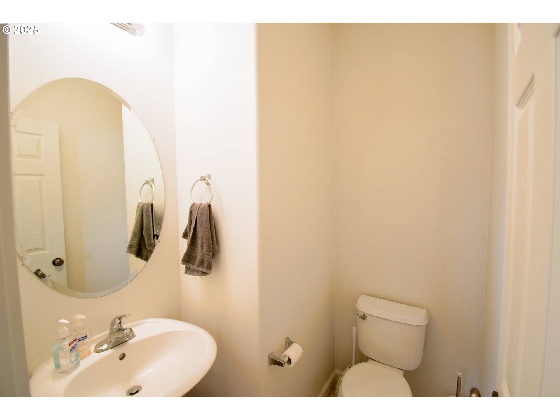 Cascade Locks, OR 97014,45 SE KATANI LN