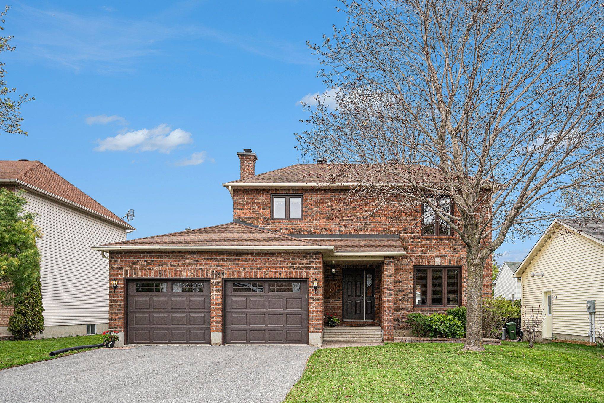 221 Macdougall ST, Russell, ON K4R 1A5