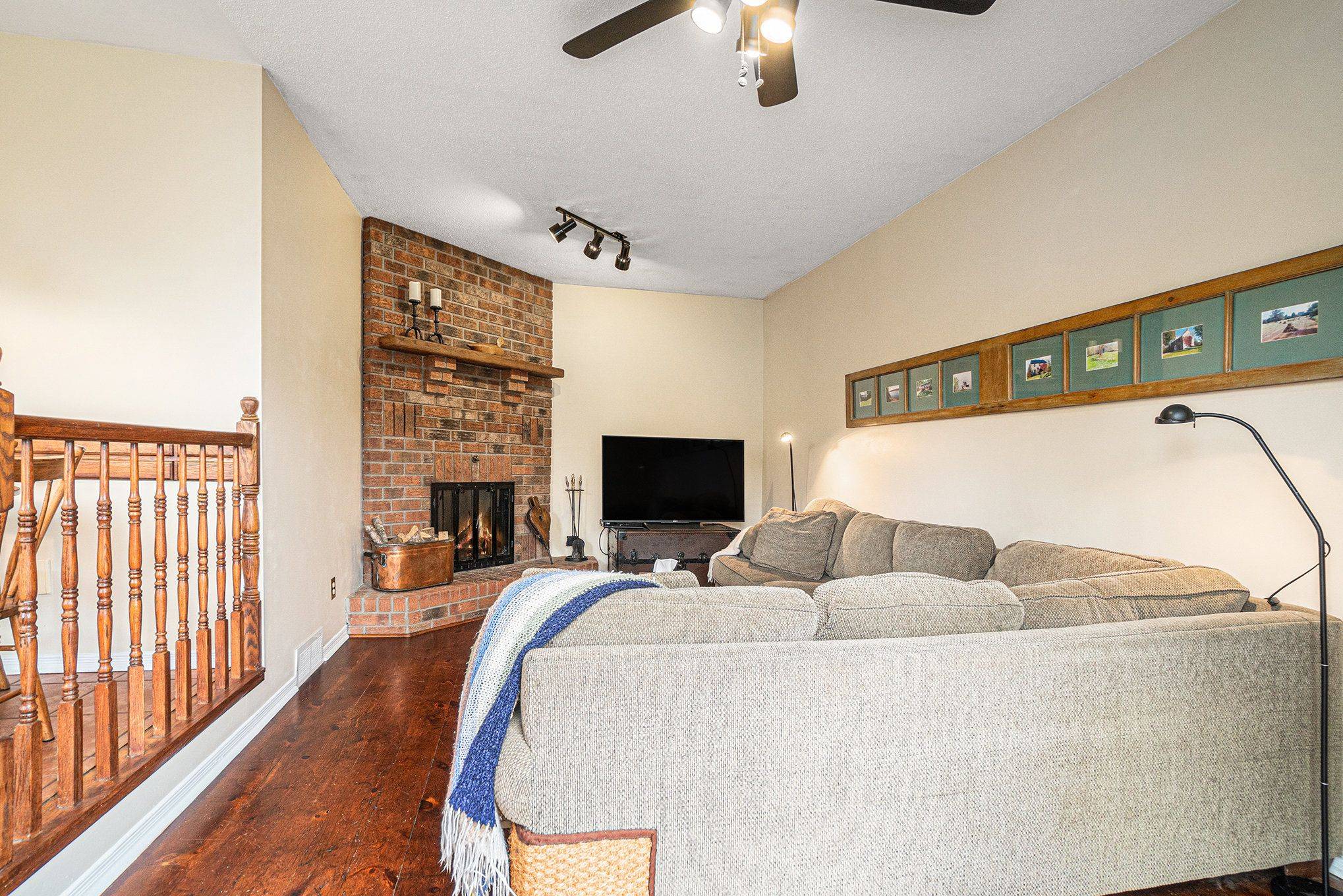 221 Macdougall ST, Russell, ON K4R 1A5