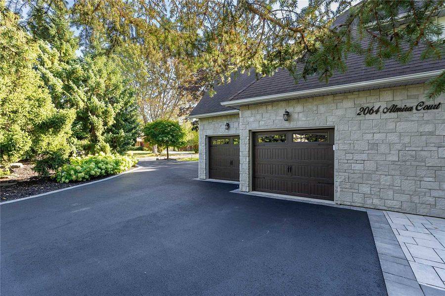 Mississauga, ON L5H 4A5,2064 Almira CT