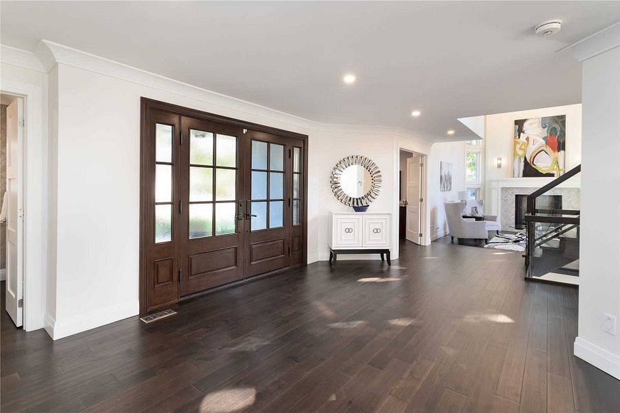 Mississauga, ON L5H 4A5,2064 Almira CT