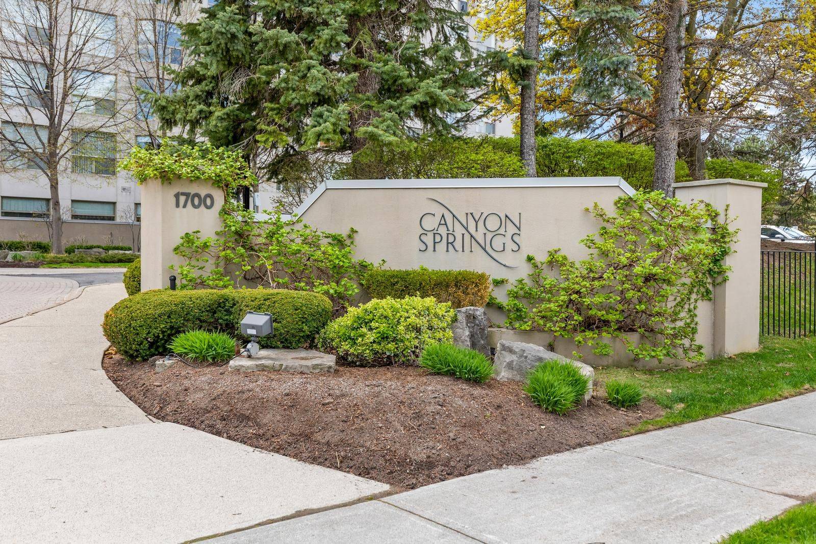 Mississauga, ON L5L 4M2,1700 The Collegeway N/A #506