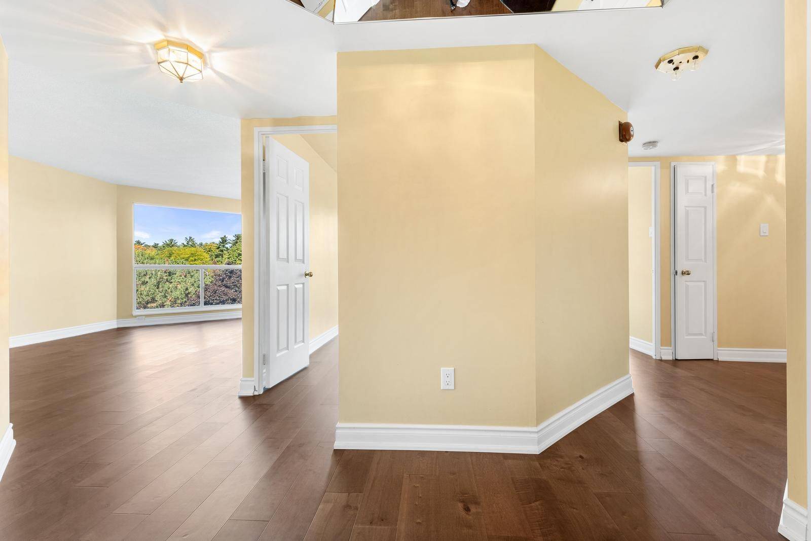 Mississauga, ON L5L 4M2,1700 The Collegeway N/A #506