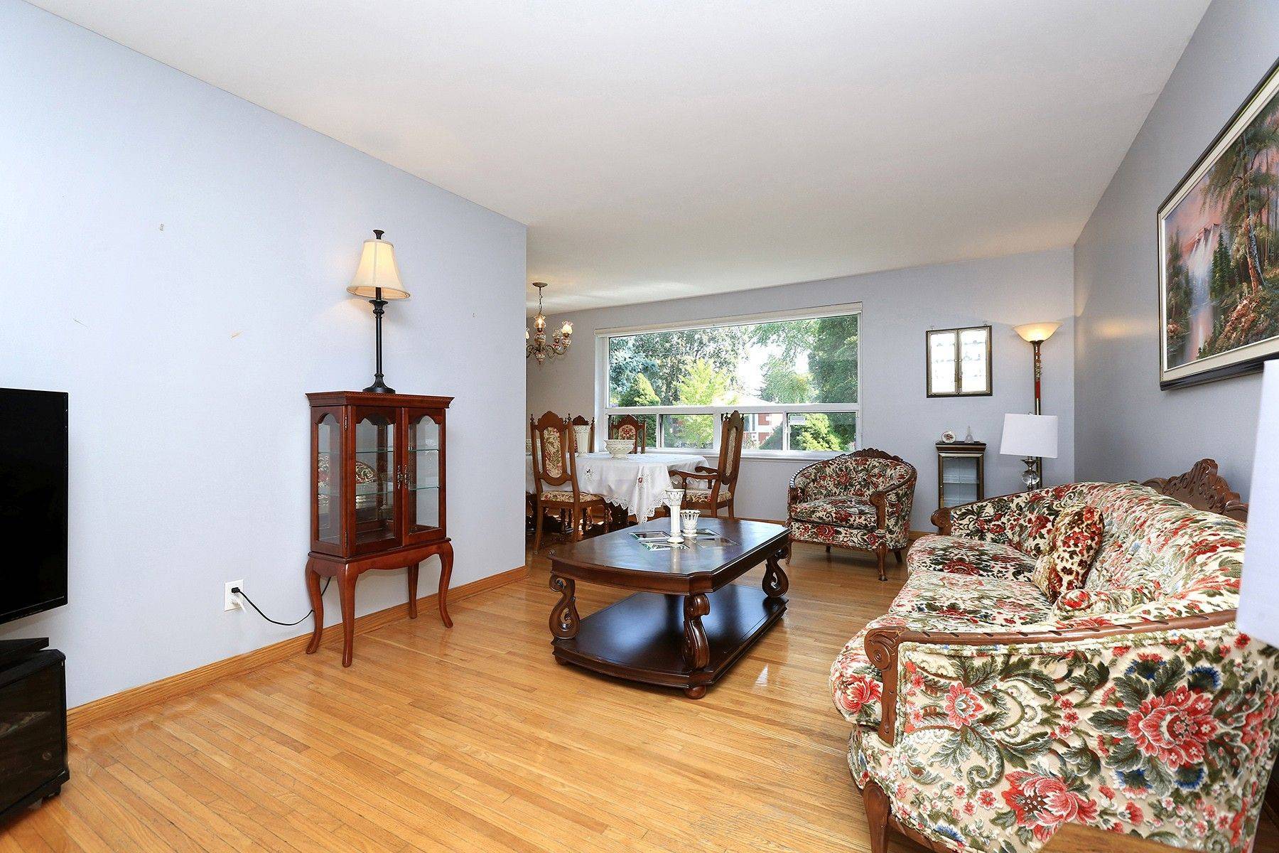 Toronto W05, ON M3N 1R1,80 Bloomington CRES