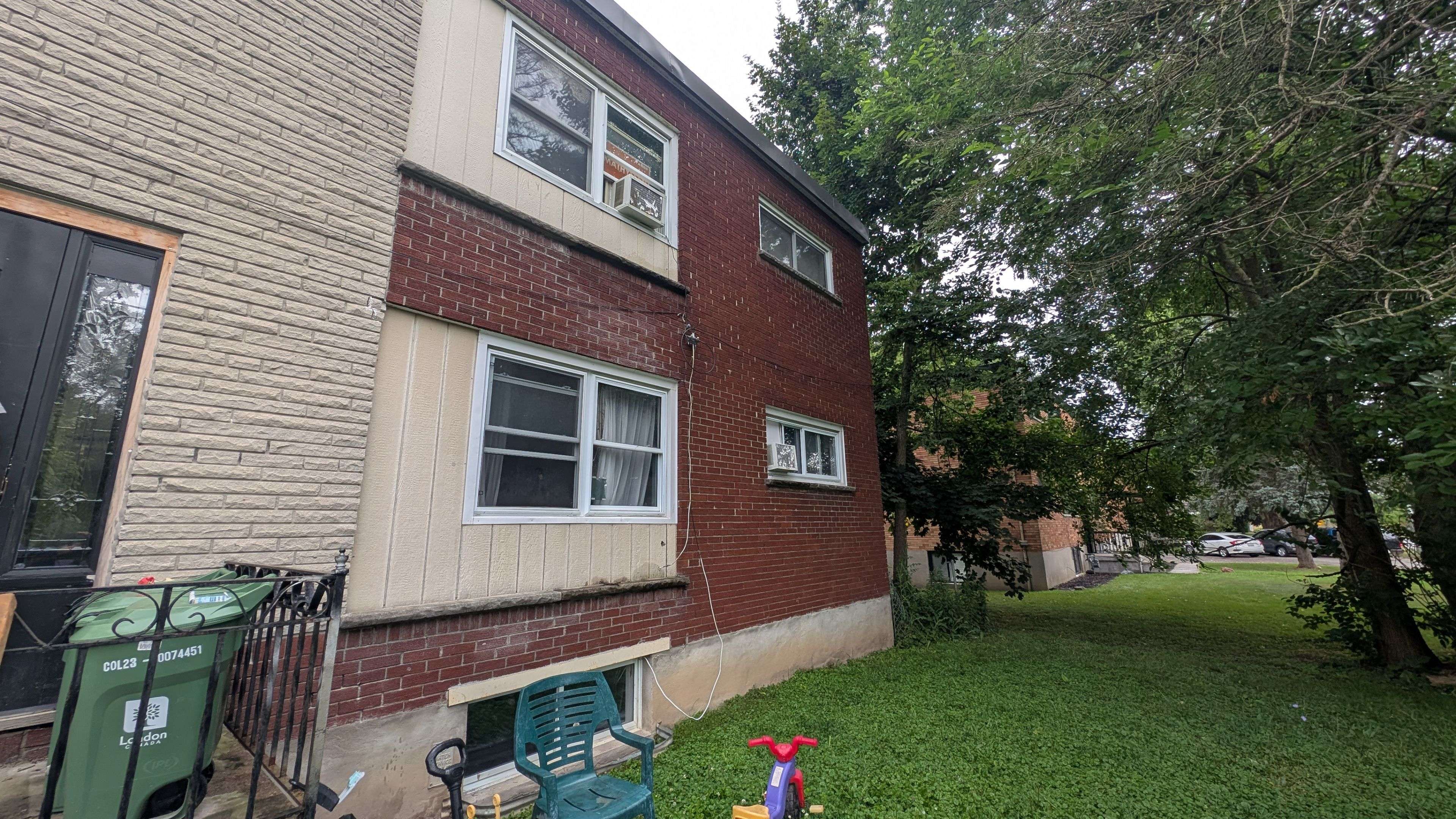 London South, ON N5Z 3S7,91 King Edward AVE