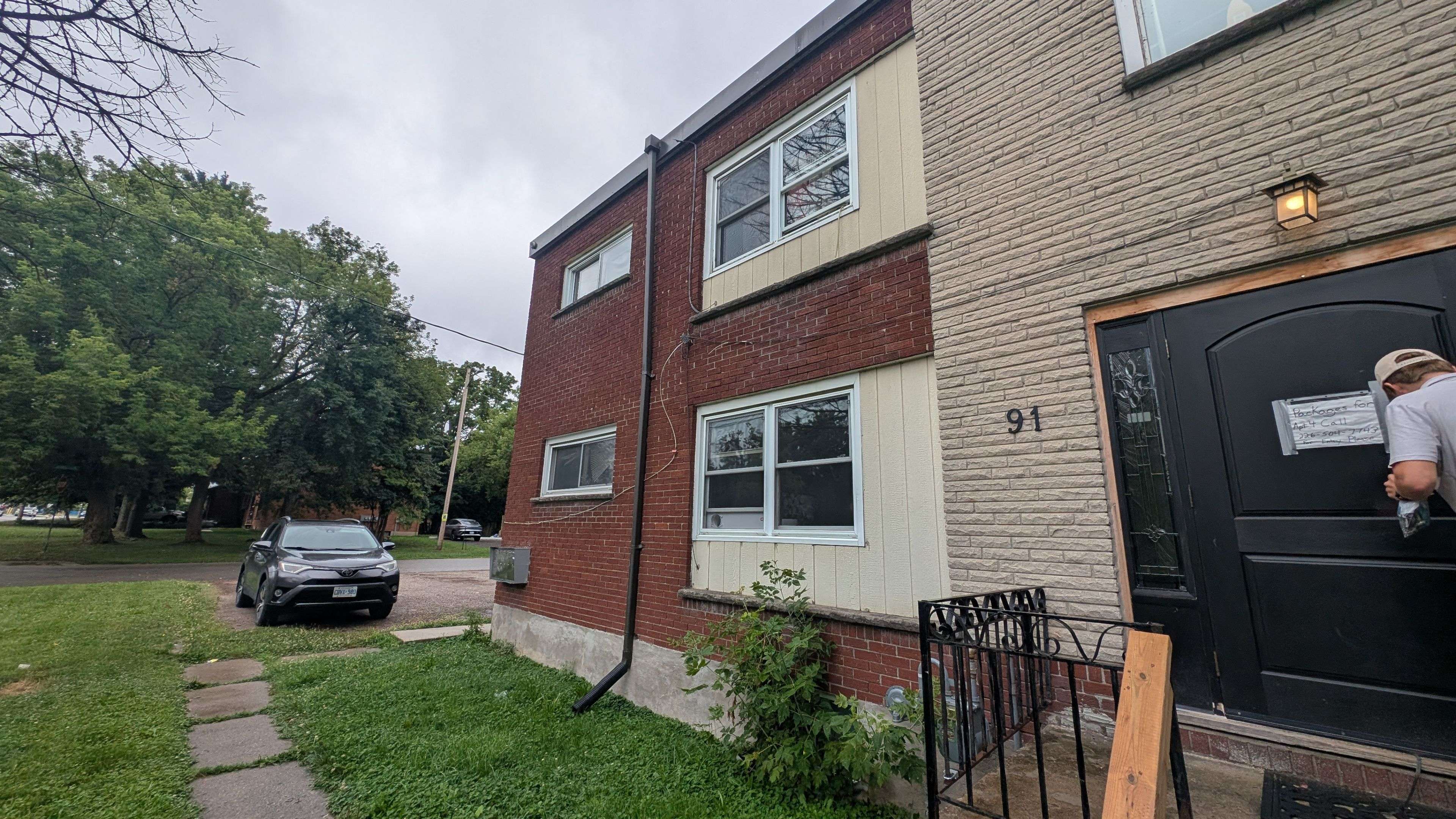 London South, ON N5Z 3S7,91 King Edward AVE