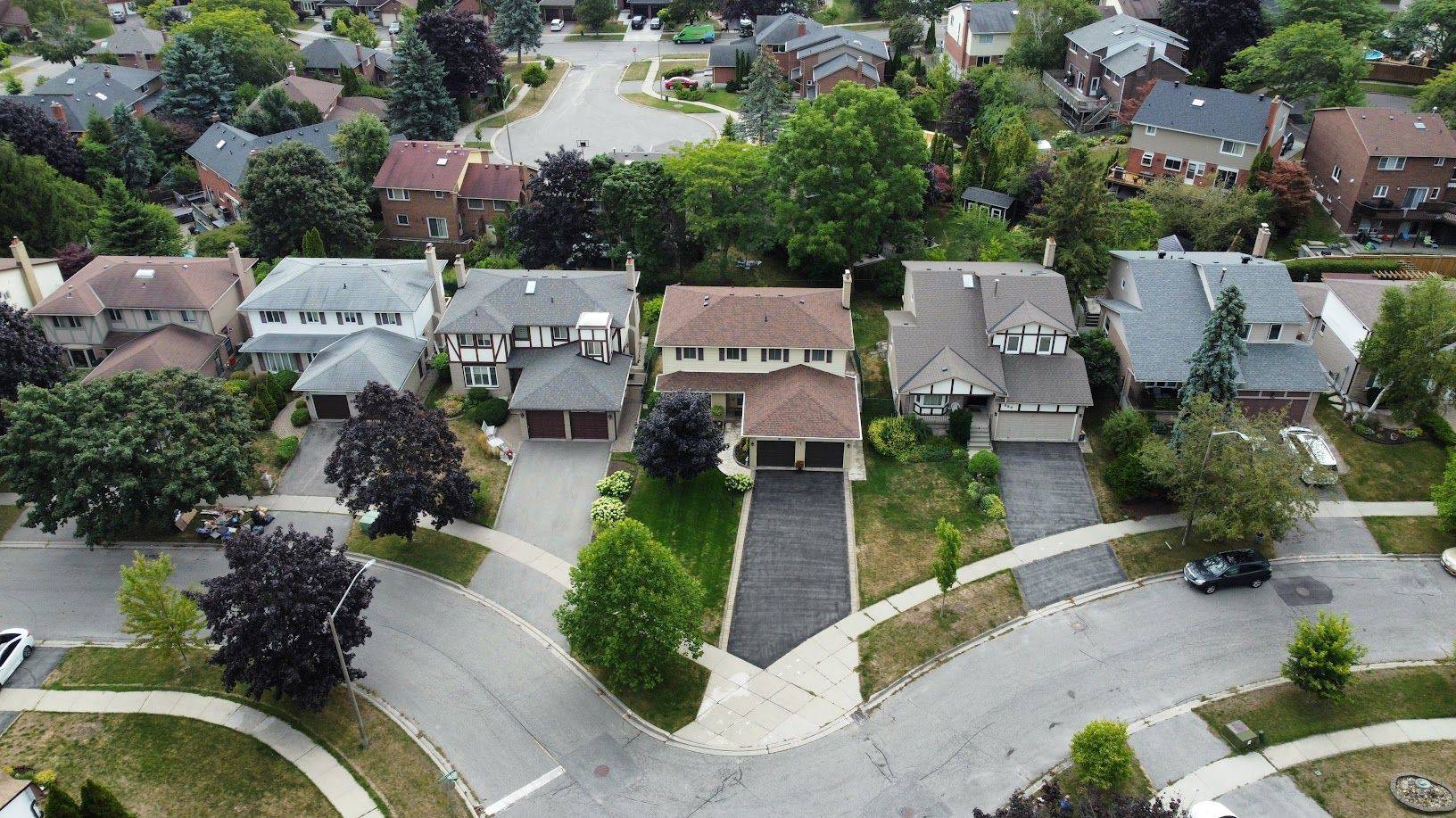 Pickering, ON L1W 3E4,566 Creekview CIR