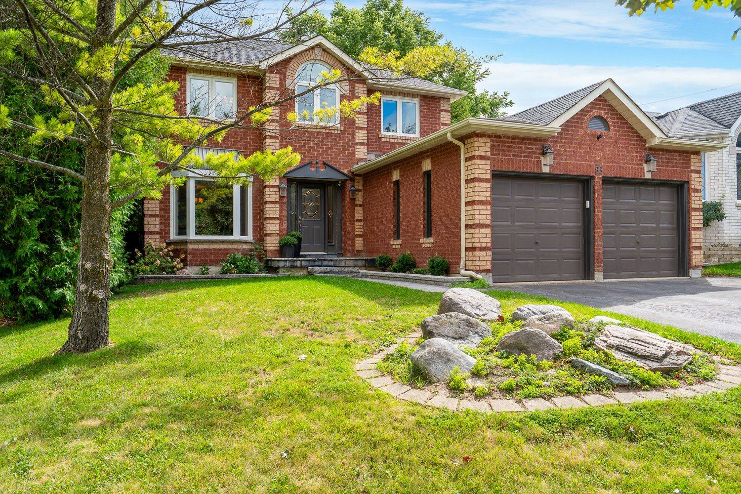 New Tecumseth, ON L9R 1P3,95 Banting DR