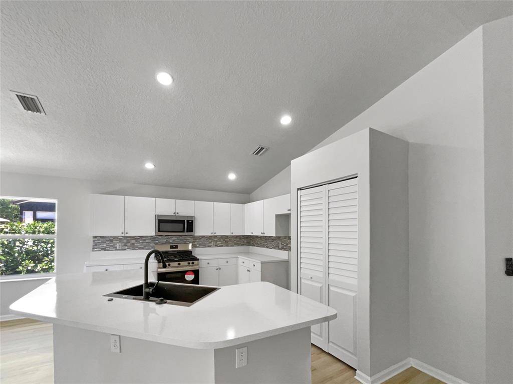 Greenacres, FL 33413,1066 Salmon Isle