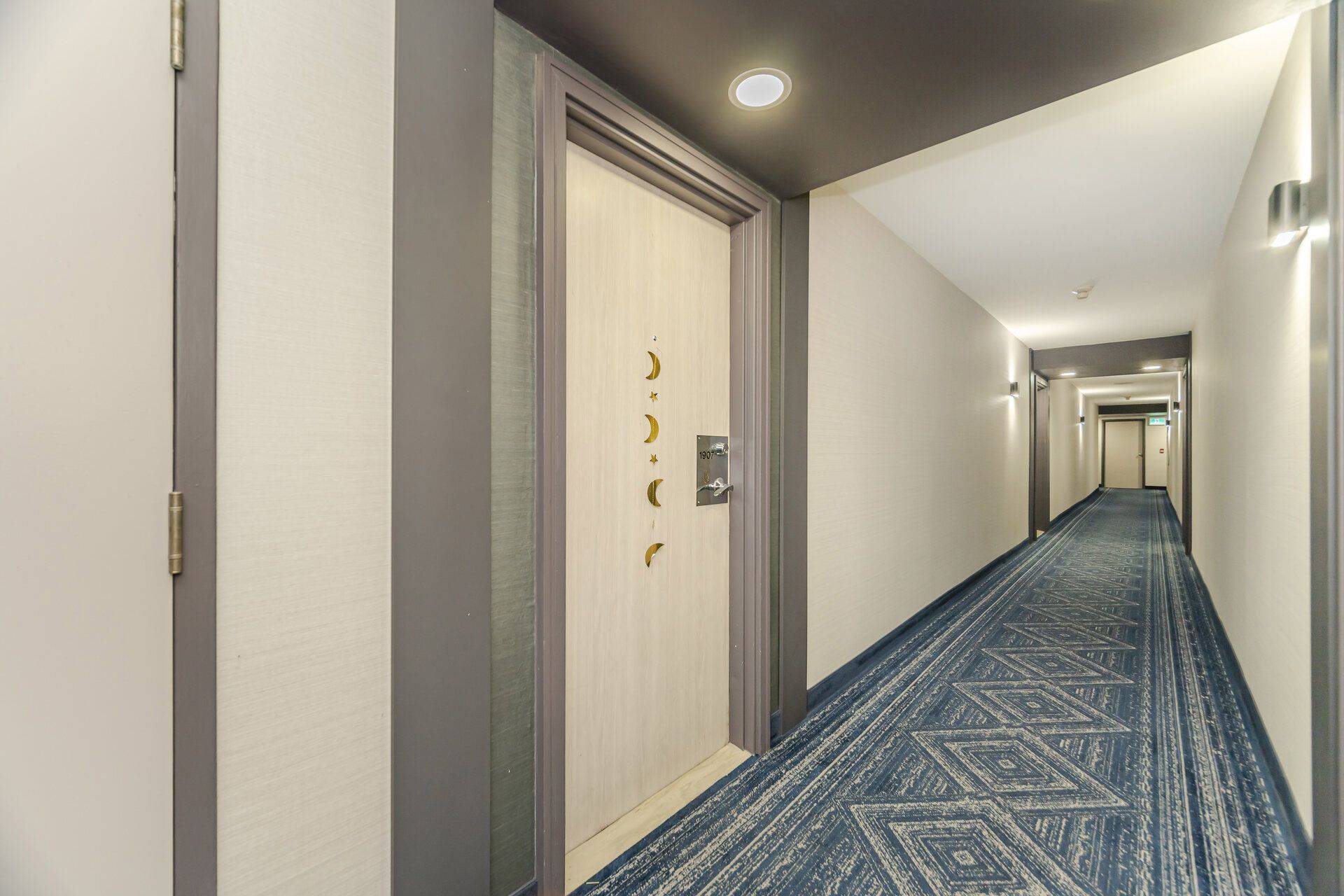 Mississauga, ON L5B 3Z9,325 Webb DR #1907